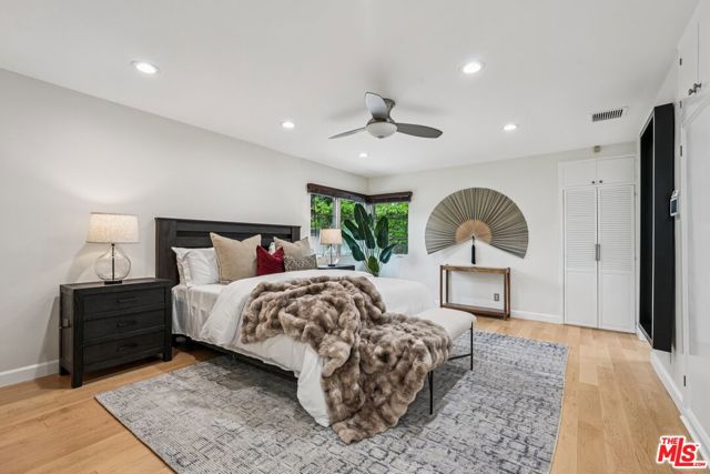 240 Oakhurst Lane, Arcadia CA: https://media.crmls.org/mediaz/15707d1a-55e6-48c9-abb5-8959d87f5c0a.jpg