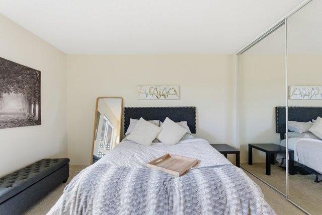 934 Peninsula Avenue, San Mateo CA: https://media.crmls.org/mediaz/1570970a-d95e-4697-9e16-ce350ecf78b6.jpg