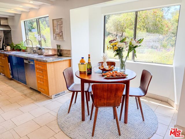 520 Barker Pass Road, Santa Barbara CA: https://media.crmls.org/mediaz/1570d0d2-c519-4c20-bd38-bb0811c736c9.jpg