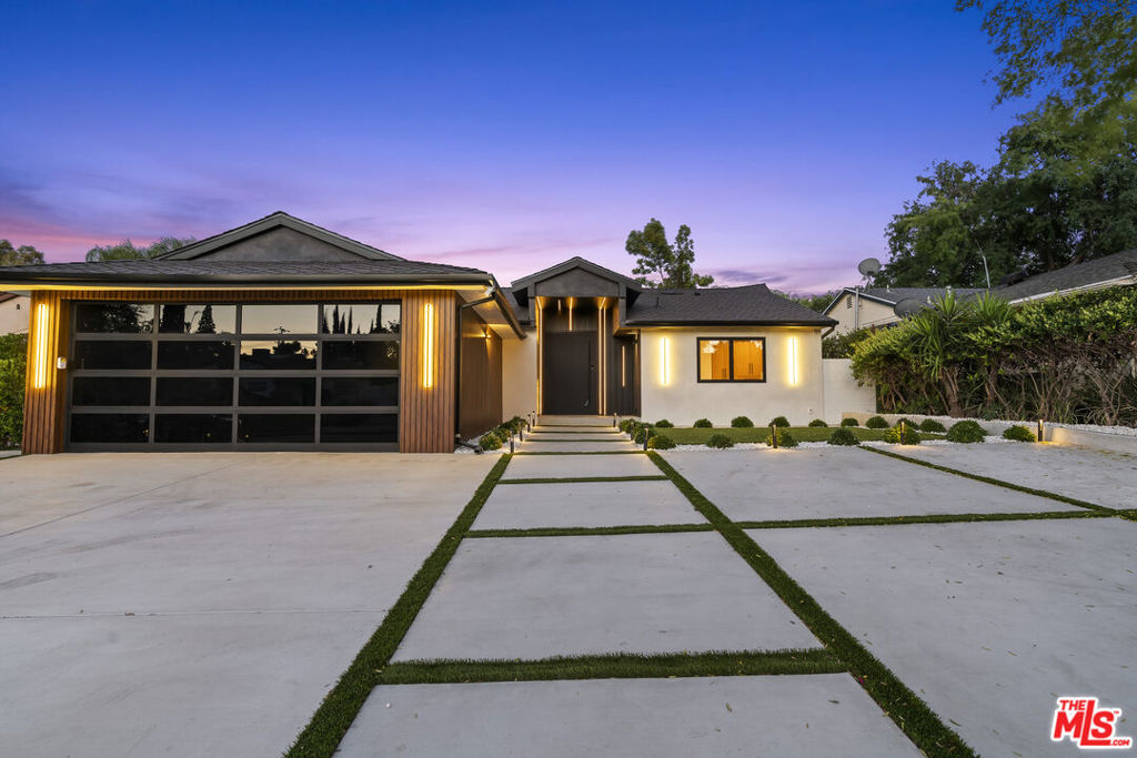 5528 Mclennan Avenue