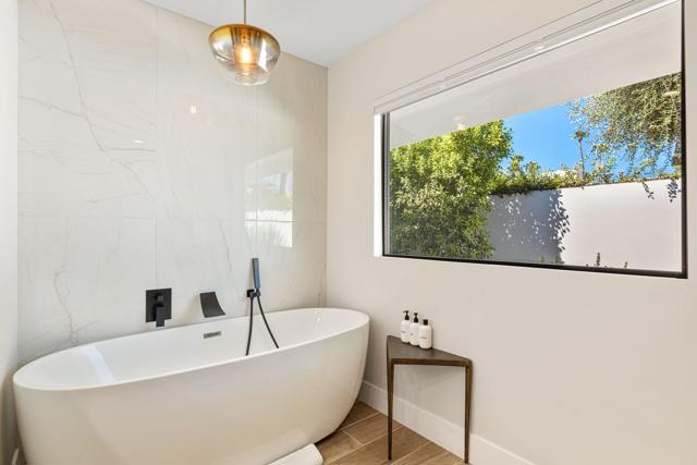45655 Apache Road Share B Road, Indian Wells CA: https://media.crmls.org/mediaz/1571d479-d30e-4ba5-9c45-535d04189c9a.jpg