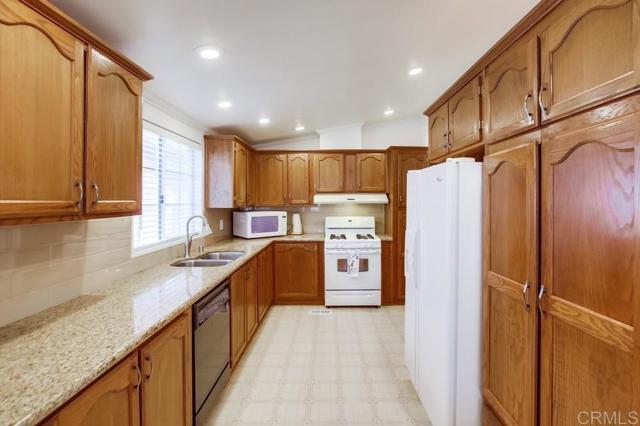 9500 Harritt Rd #290, Lakeside CA: https://media.crmls.org/mediaz/157231e0-3164-4f05-ac58-e4e0d64b9551.jpg