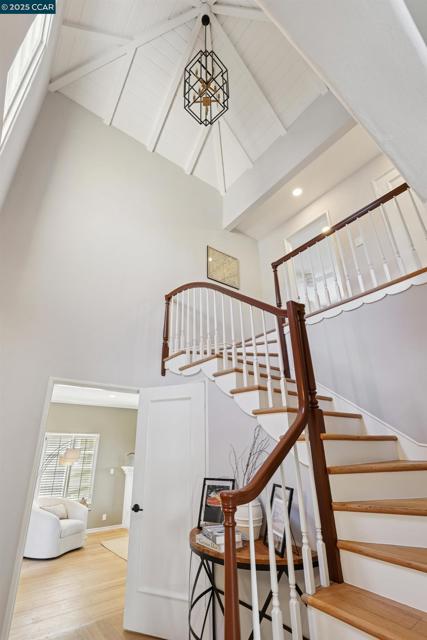 680 Grizzly Peak Blvd, Berkeley CA: https://media.crmls.org/mediaz/157264e3-2d72-4c09-84e2-3debdfb4036a.jpg