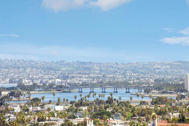 4611 Santa Cruz Ave, San Diego CA: https://media.crmls.org/mediaz/15726646-0a6f-43c7-a3dd-f5640e4225c7.jpg