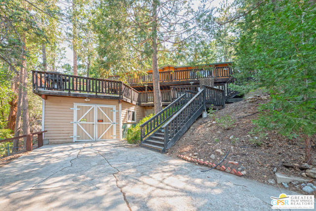 6307 Cedar Court, Angelus Oaks CA: https://media.crmls.org/mediaz/1572759f-9da9-4af0-9c59-d36c348ebbd6.jpg