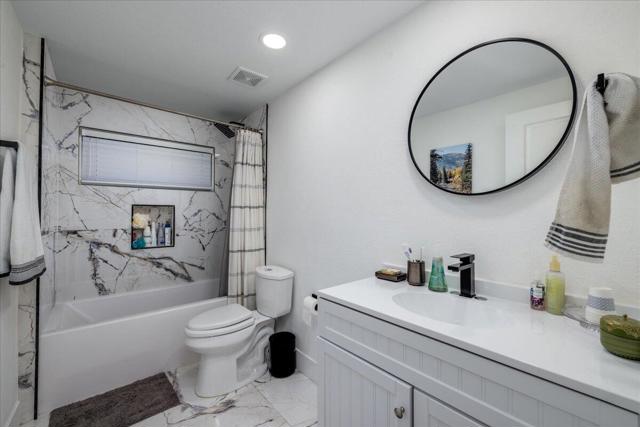 29795 Eagle Point Drive, Canyon Lake CA: https://media.crmls.org/mediaz/157387d3-3540-47de-962f-d52aec2bb0f1.jpg