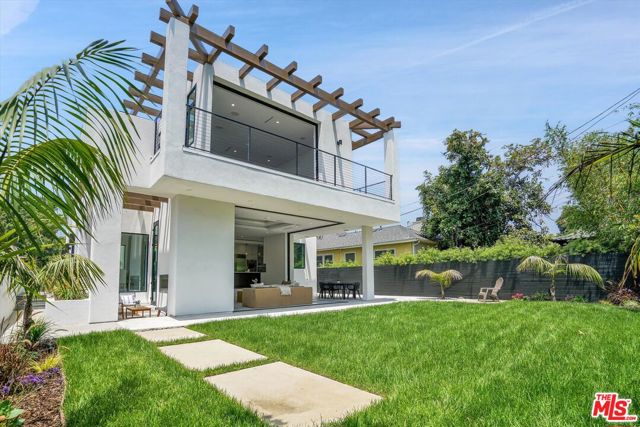 900 Vista Street, Los Angeles, California 90046, 5 Bedrooms Bedrooms, ,5 BathroomsBathrooms,Single Family Residence,For Sale,Vista,24401343