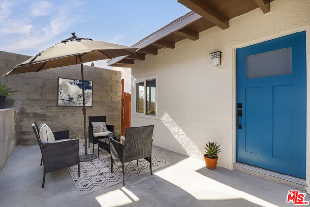 3741 Woolwine Drive, Los Angeles CA: https://media.crmls.org/mediaz/15743d50-ba61-4f1c-82a2-a4a9a425b193.jpg