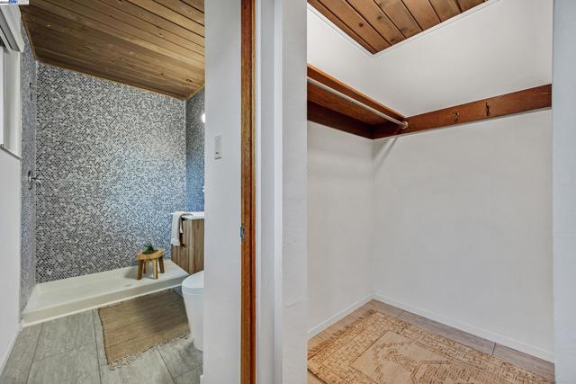 4004 Salem St, Concord CA: https://media.crmls.org/mediaz/15746010-4c82-46c8-9bb7-7a6fccacfc8a.jpg