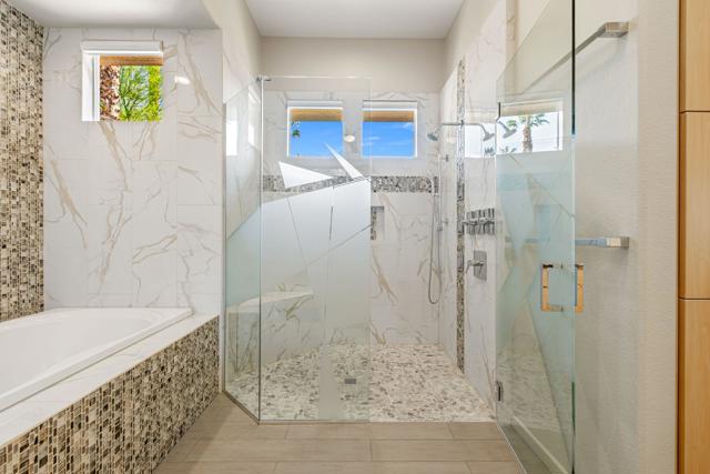 424 White Horse Trail, Palm Desert, CA 92211