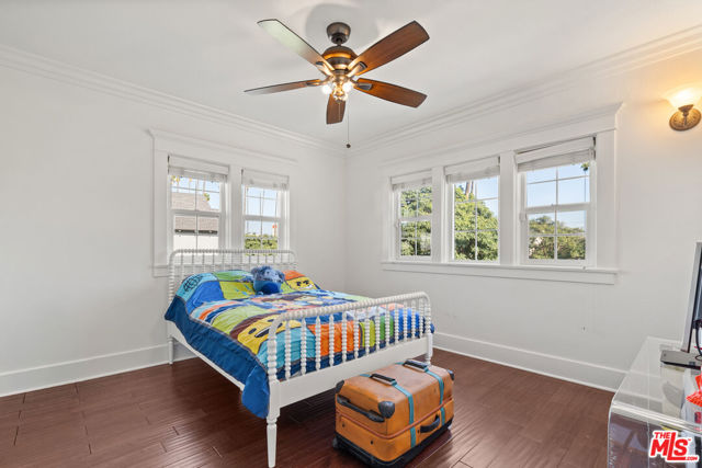 1513 S Victoria Avenue, Los Angeles CA: https://media.crmls.org/mediaz/1574fffd-cdce-4474-9d50-bb7417628672.jpg