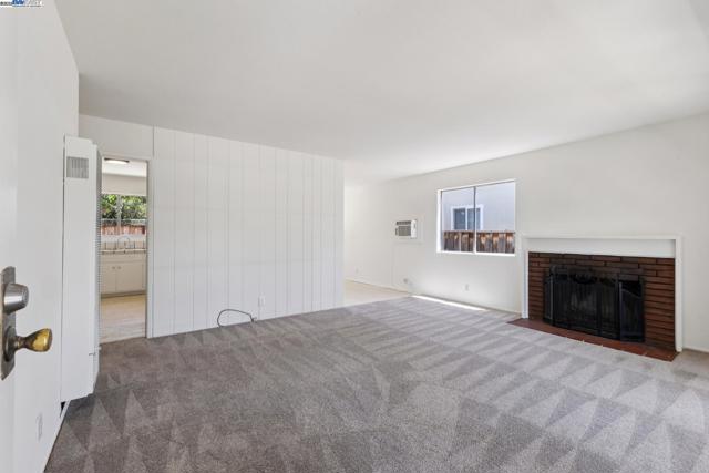 916 El Caminito, Livermore CA: https://media.crmls.org/mediaz/15750be1-8fb2-4983-b28b-3b2b1f717ad1.jpg