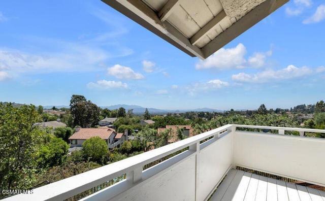 2568 Picadilly Circle, Thousand Oaks CA: https://media.crmls.org/mediaz/15771a49-96e7-4541-b19c-28f52143a649.jpg