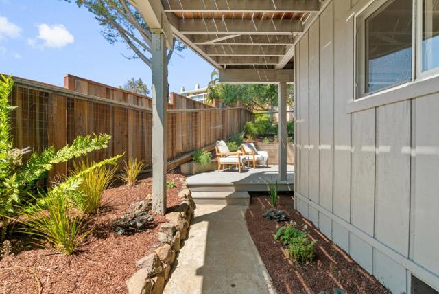 1975 Seascape Boulevard, Aptos CA: https://media.crmls.org/mediaz/1577da34-28df-49d4-a1d5-ba222f79d08f.jpg
