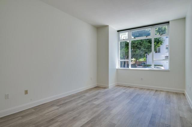 850 Beech St, San Diego CA: https://media.crmls.org/mediaz/1578597d-eaec-414d-90aa-3aa60751ab06.jpg