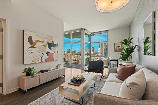 800 The Mark, San Diego CA: https://media.crmls.org/mediaz/15786d98-f911-40c0-b105-7d89aba08a5a.jpg