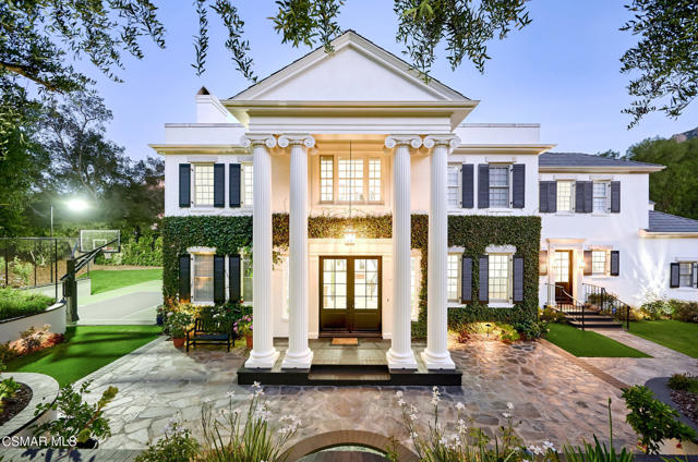508 W Stafford Road, Thousand Oaks CA: https://media.crmls.org/mediaz/15791eda-f1fb-47a7-acda-2d95d7df5dbd.jpg