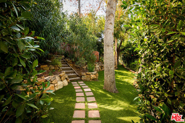 1771 Arteique Road, Topanga CA: https://media.crmls.org/mediaz/1579a789-7ab5-460d-a7c8-a901fceae6bd.jpg