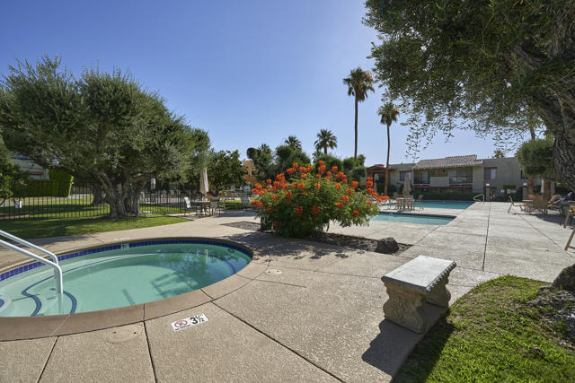 1407 N Sunrise Way #18, Palm Springs, CA 92262