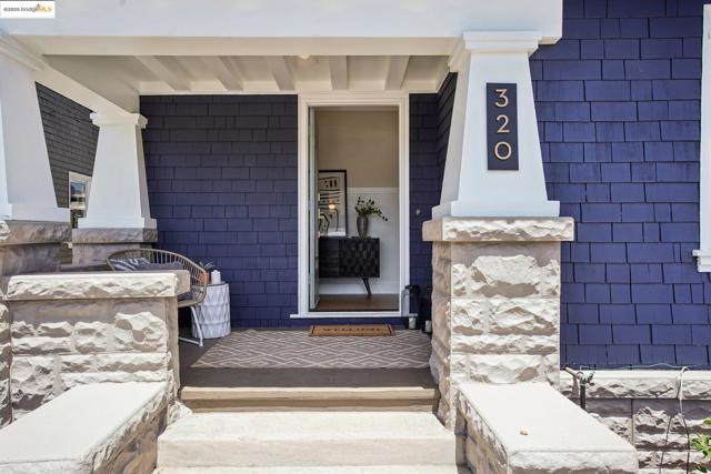 320 Forest St, Oakland CA: https://media.crmls.org/mediaz/157a6280-2bd7-42ec-9971-34098f4e0c92.jpg