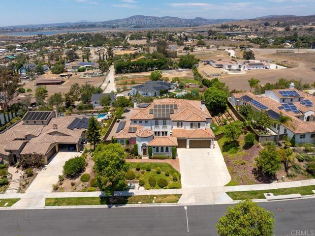 1863 Camino Mojave, Chula Vista CA: https://media.crmls.org/mediaz/157ad395-ec2b-4c36-9eab-a983032be945.jpg