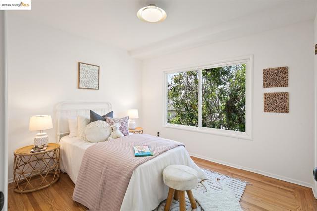 1009 Richmond st, El Cerrito CA: https://media.crmls.org/mediaz/157ad6c8-d650-4b79-a215-363715587ae2.jpg