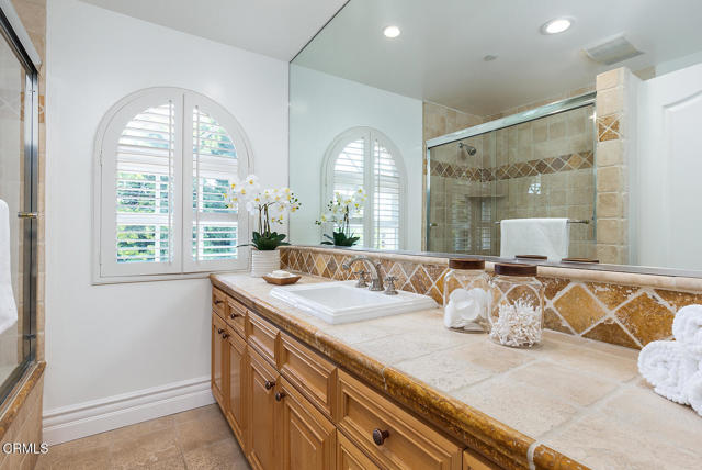 Detail Gallery Image 35 of 46 For 15450 Briarwood Dr, Sherman Oaks,  CA 91403 - 4 Beds | 4/1 Baths