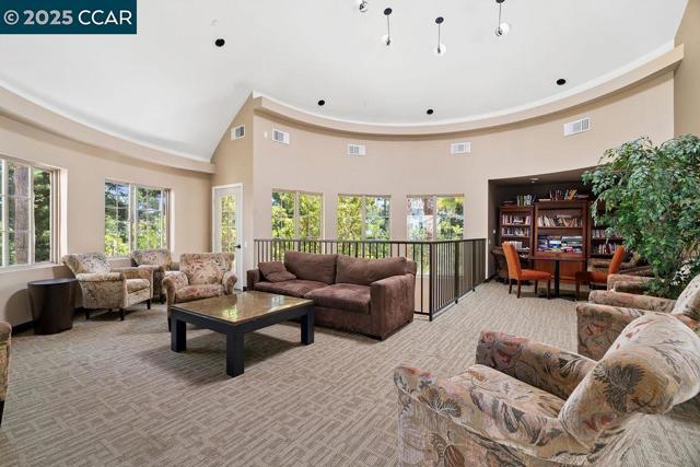 1315 Alma Ave, Walnut Creek CA: https://media.crmls.org/mediaz/157ba4f3-d0c3-4993-9aad-03b301be5fc4.jpg