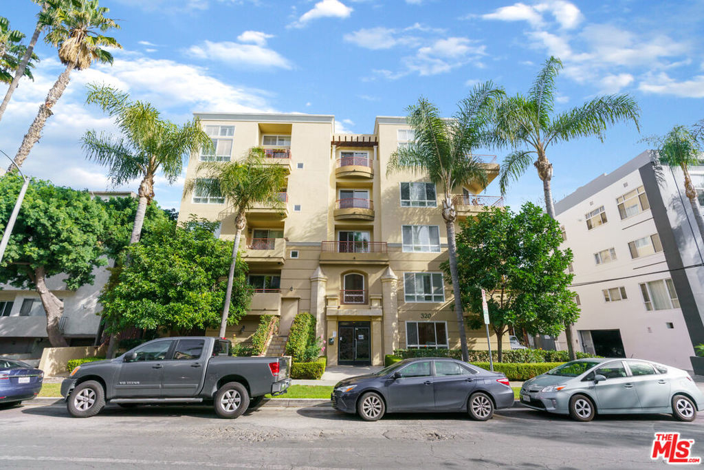 320 S Willaman Drive 403, Los Angeles, CA 90048