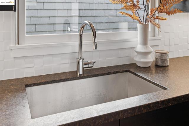 737 61st St, Oakland CA: https://media.crmls.org/mediaz/157c5564-e9a5-418a-80c4-2f15b7f2c962.jpg