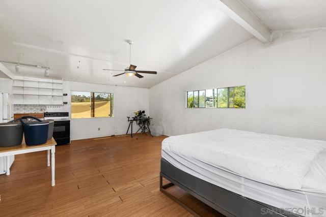 4816 Redondo Dr, La Mesa CA: https://media.crmls.org/mediaz/157cbed1-3d18-426c-a151-ce28558353ef.jpg