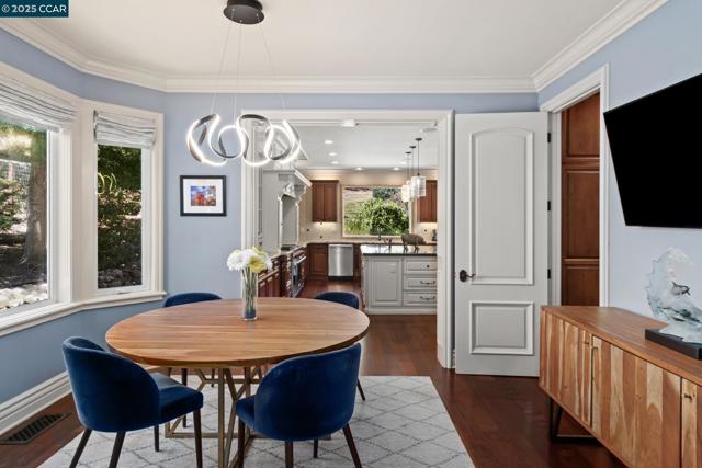 2540 Caballo Ranchero Dr, Diablo CA: https://media.crmls.org/mediaz/157ccc77-83d0-47b9-8f5d-b1b030a3cbc6.jpg