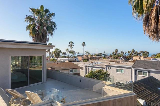 851 53 Sapphire, San Diego CA: https://media.crmls.org/mediaz/157d8f42-e4c5-4258-a52f-fd21b9a70858.jpg