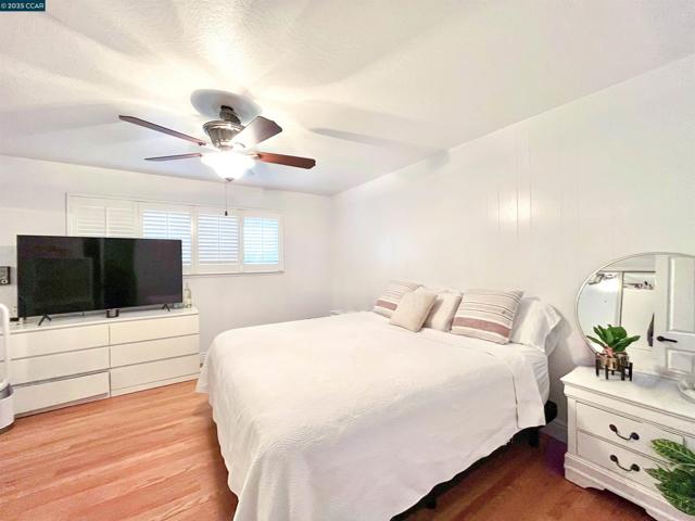 250 W Cypress Rd, Oakley CA: https://media.crmls.org/mediaz/157db69b-955f-41f7-ba3f-58dae51dfdbf.jpg