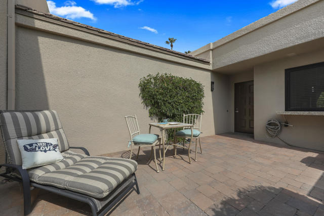 76676 Chrysanthemum Way, Palm Desert CA: https://media.crmls.org/mediaz/157de92c-d3b6-4ebc-aa36-34ad8f9e65d2.jpg