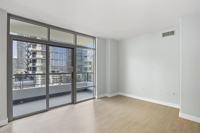 425 W Beech St, San Diego CA: https://media.crmls.org/mediaz/157e3fb8-729e-4cb5-ac51-29c75b13462e.jpg