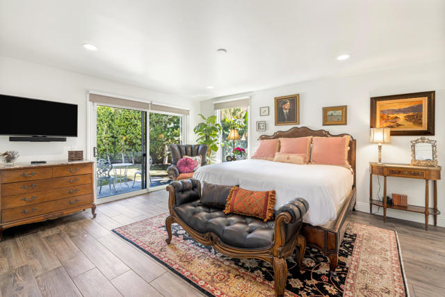3330 Andreas Hills Drive, Palm Springs CA: https://media.crmls.org/mediaz/157f9772-c4a8-4898-b93b-e0f34185f150.jpg