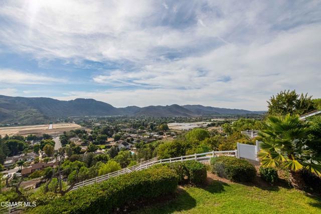11300 Highridge Court, Camarillo CA: https://media.crmls.org/mediaz/157ff4fa-f86b-484f-9cbe-7d2fb28a4efe.jpg