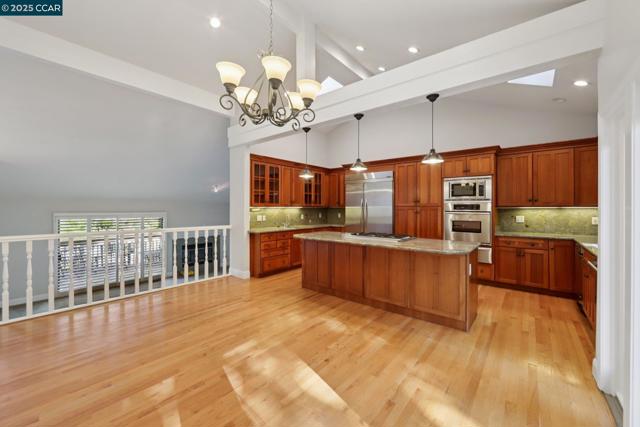 20 Broadmoor St, Moraga CA: https://media.crmls.org/mediaz/1580aba9-938d-4205-85e9-835bbc33da78.jpg