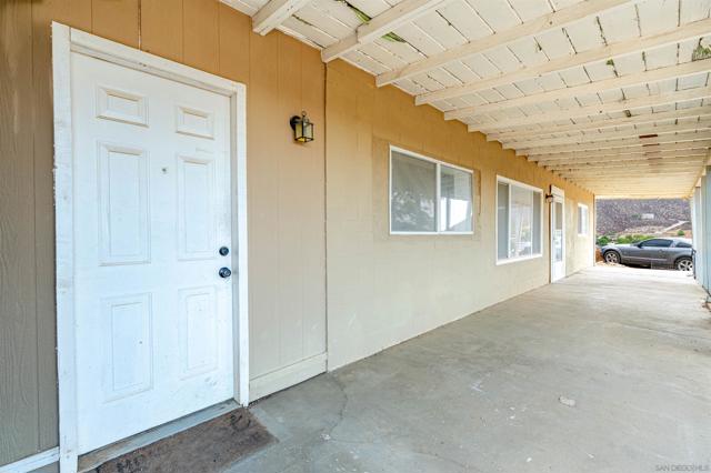 28587 Goetz Rd, Canyon Lake CA: https://media.crmls.org/mediaz/1580e800-6dfb-4dce-bd62-2b16a32f6f34.jpg