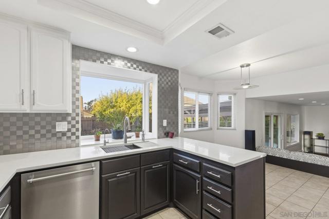 10985 Sunny Meadow St, San Diego CA: https://media.crmls.org/mediaz/15819097-b40b-4505-9f07-74e1c48f132e.jpg