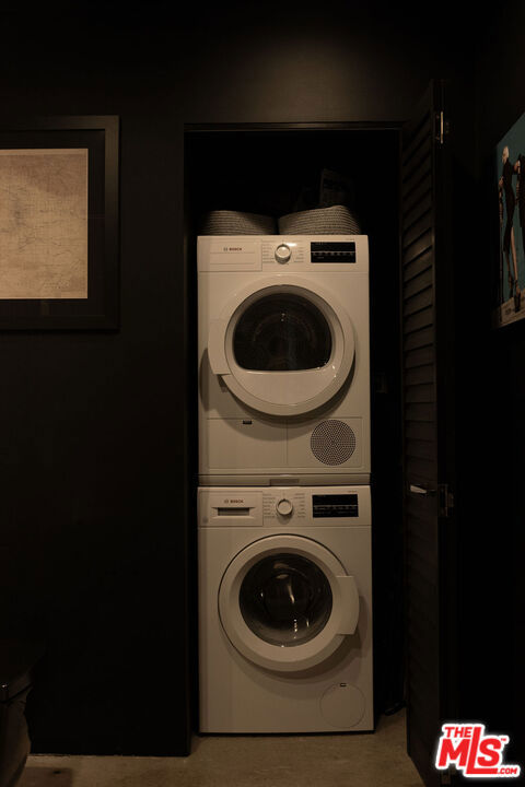https://media.crmls.org/mediaz/1581dc69-fa02-4a6f-9ea8-55759a91f764.jpg?preset=X-Large