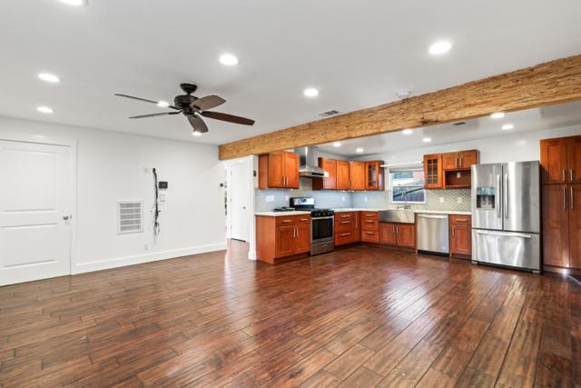 9560 Alcala Avenue, Oakland CA: https://media.crmls.org/mediaz/1582d32c-3e38-46e8-945e-efe12ee31105.jpg