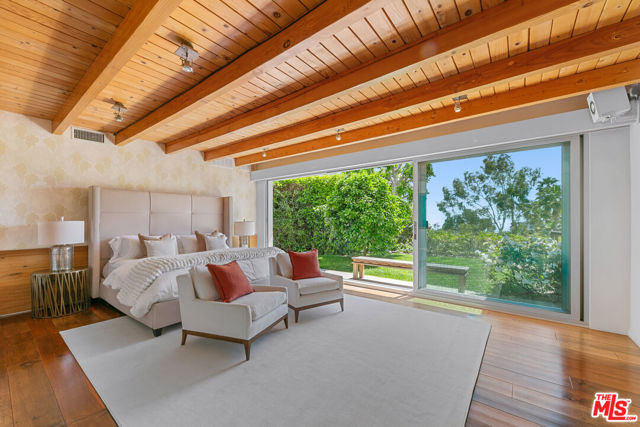 1470 N Tigertail Road, Los Angeles CA: https://media.crmls.org/mediaz/15838334-2d35-42fe-9fae-9c5169abc7b4.jpg