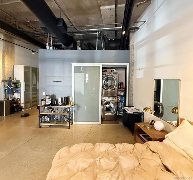 Image 4 of 7 For 3940 7th Ave  Cs2 (117)