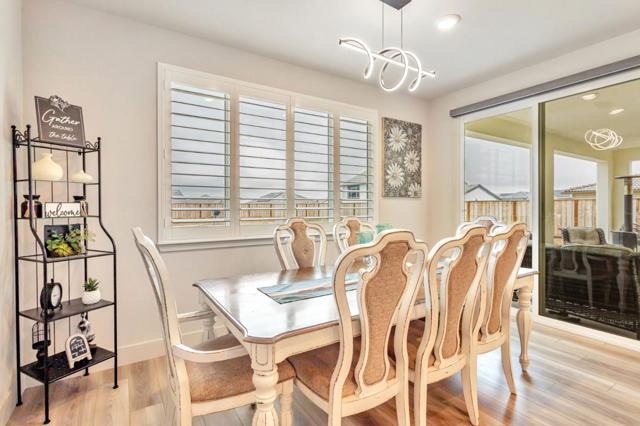 172 Vienna Way, Hollister CA: https://media.crmls.org/mediaz/1583f4d3-3ec1-42c7-adb2-833bc1572cde.jpg