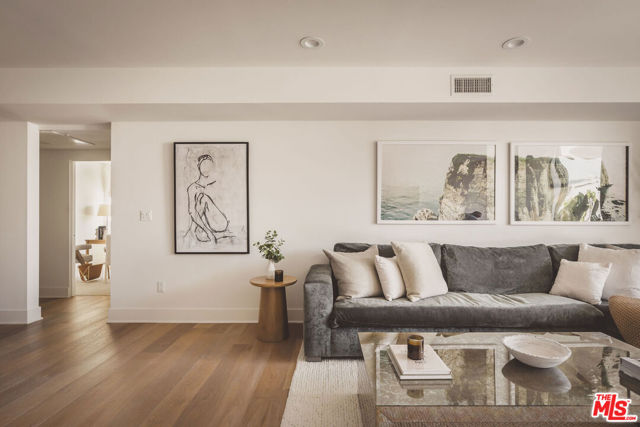 118 N Kings Road, Los Angeles CA: https://media.crmls.org/mediaz/15849abc-c6ca-4b2c-86a3-26d0c92861c3.jpg