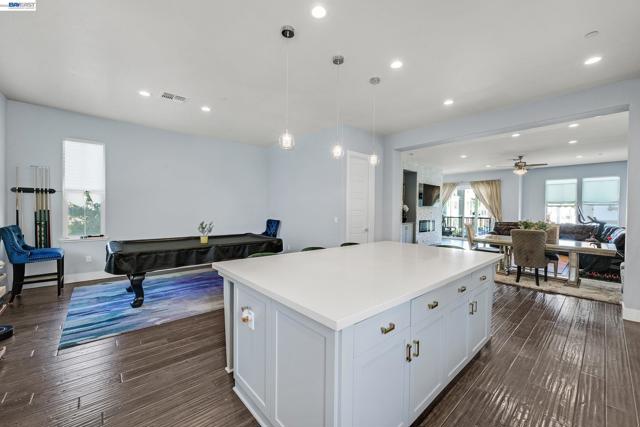 Image 13 of 41 For 7228 Carneros Ln