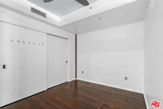 1155 S Grand Avenue, Los Angeles CA: https://media.crmls.org/mediaz/1584c127-d2e8-475d-afe6-5c538eabce5a.jpg