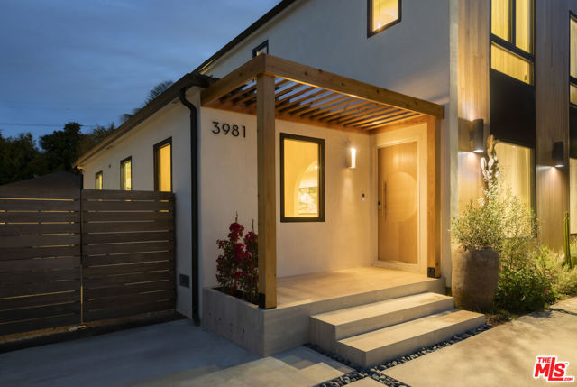 3981 Beethoven Street, Los Angeles CA: https://media.crmls.org/mediaz/1584eccc-9a03-494b-b084-7f271114a4ee.jpg